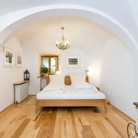 Historische Im Herzen Der Regensburger Altstadt * レーゲンスブルク